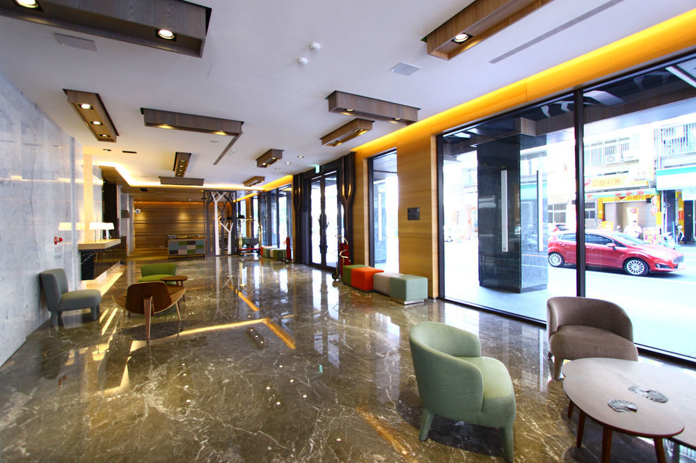 Gogo Hotel Тайджун Екстериор снимка