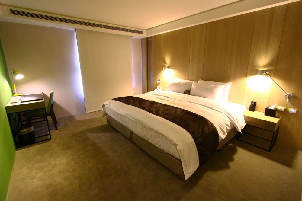 Gogo Hotel Тайджун Екстериор снимка