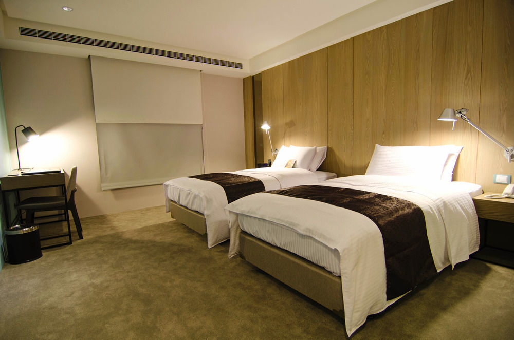 Gogo Hotel Тайджун Екстериор снимка