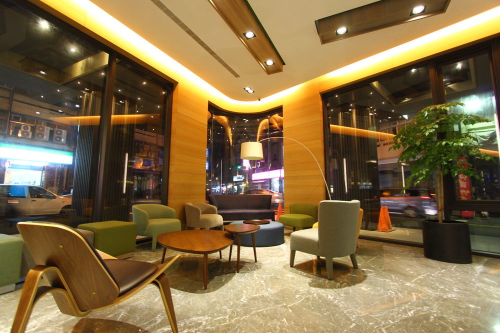 Gogo Hotel Тайджун Екстериор снимка